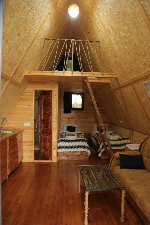 فيلا Glamping Wolf Mount Margahovit المظهر الخارجي الصورة