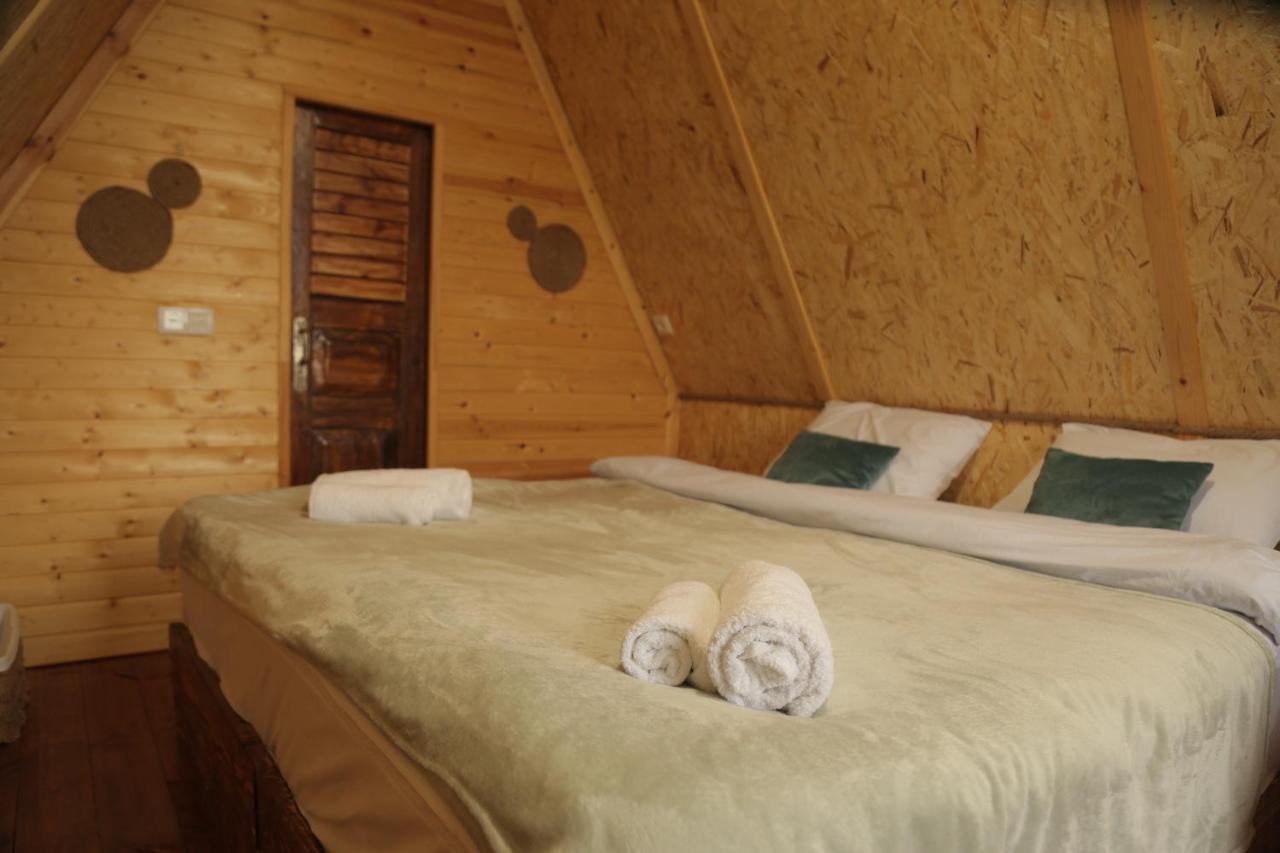 فيلا Glamping Wolf Mount Margahovit المظهر الخارجي الصورة